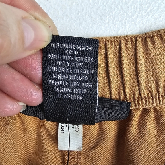 Lane Bryant #1125829 Soft Slub Boyfriend Mid-Rise Capri Pants NWT - Picture 8 of 10